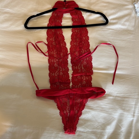 Beautiful Red Lingerie - Picture 2 of 4